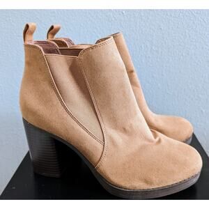 NWOT American Eagle Y2K Chunky Stack Heel Taupe Booties Sz 9